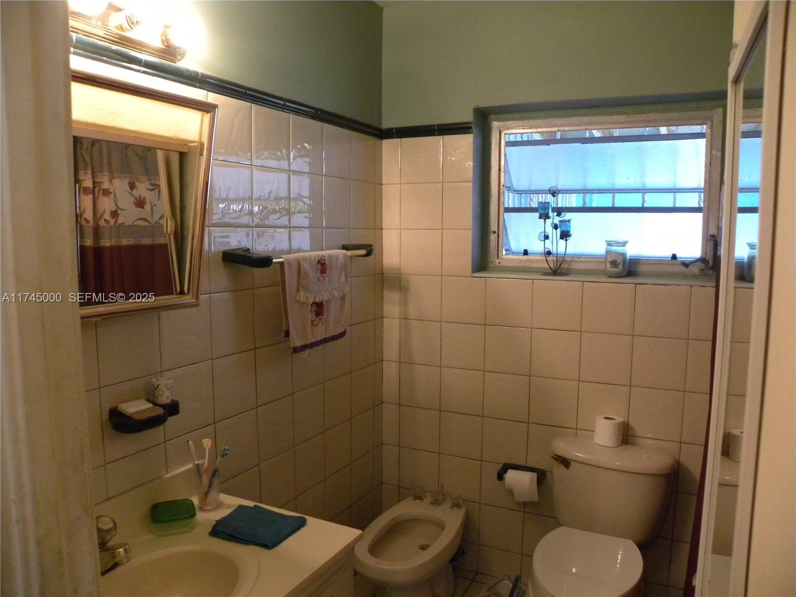 275 NE 114th Street, Miami, FL 33161 photo 3