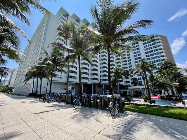 2899 Collins Avenue 533, Miami Beach, FL 33140