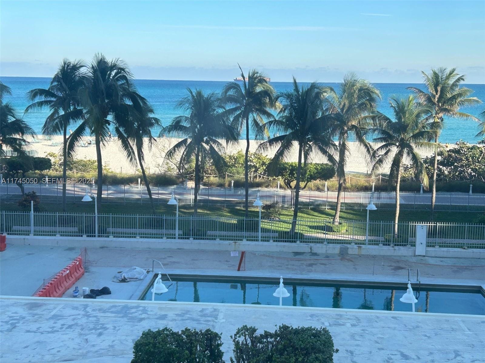 2899 Collins Avenue 533, Miami Beach, FL 33140 photo 2