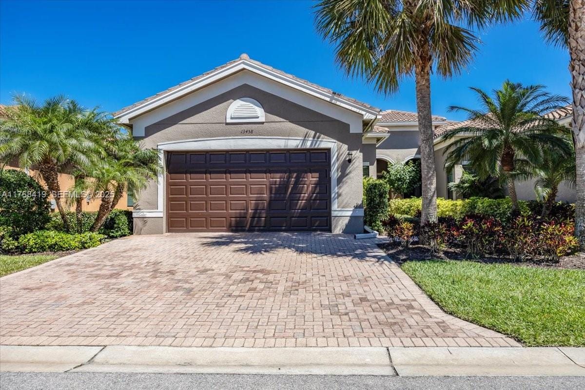 13458 Sumter Lane, Naples, FL 34109