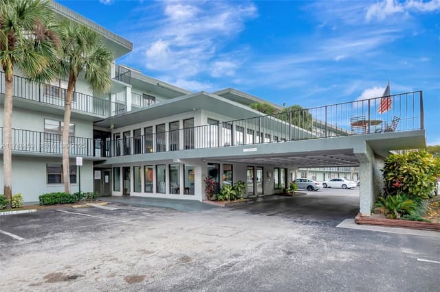 9440 SW 8th Street 315, Boca Raton, FL 33428