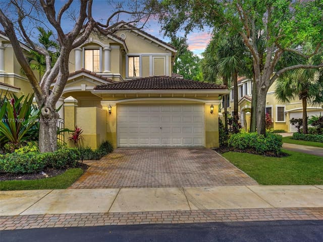 1689 Passion Vine Circle 21-4, sold in Mariposa Pointe At Weston, Weston, FL
