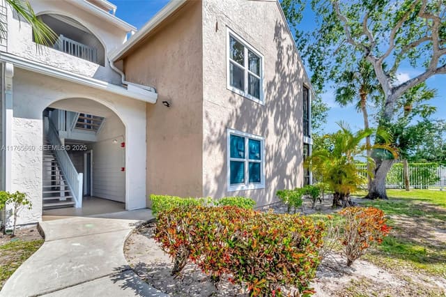 2307 N Congress Avenue 28, sold in Boynton Landings Condo, Boynton Beach, FL