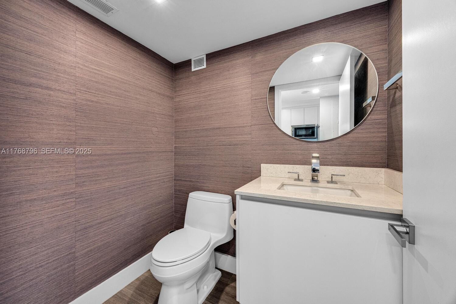 1901 Brickell Avenue B2304, Miami, FL 33129 photo 16
