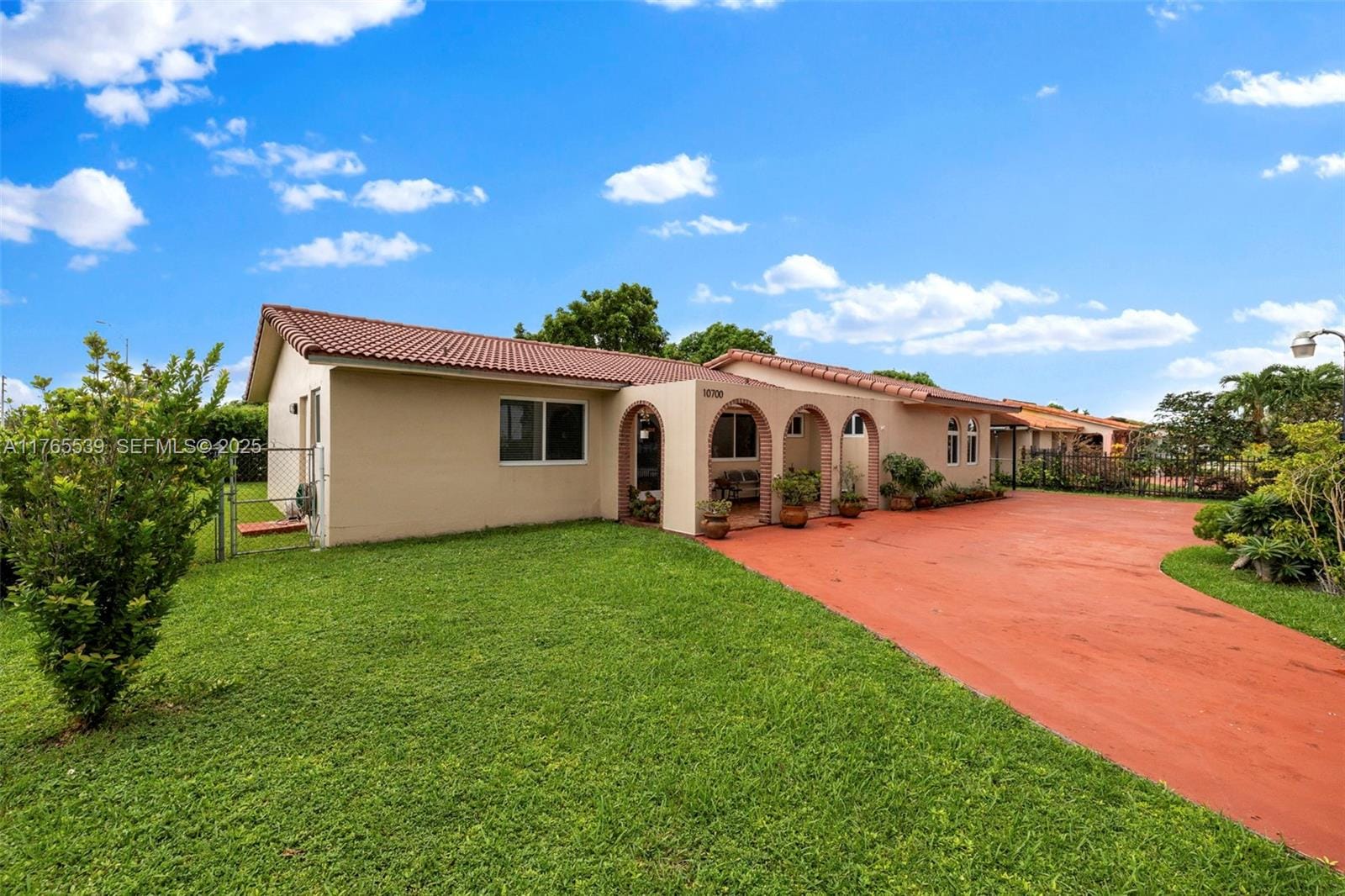 10700 SW 26th Street, Miami, FL 33165