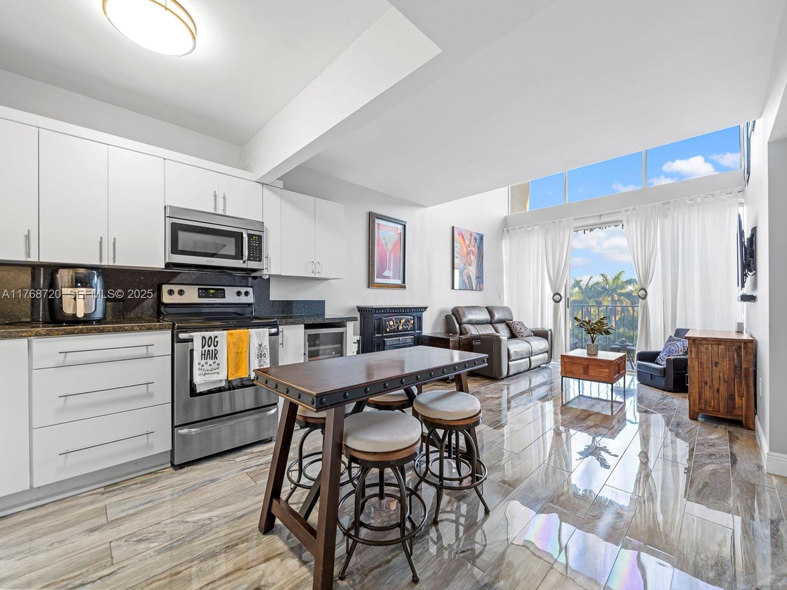 820 NW 87th Avenue 409, Miami, FL 33172 photo 2