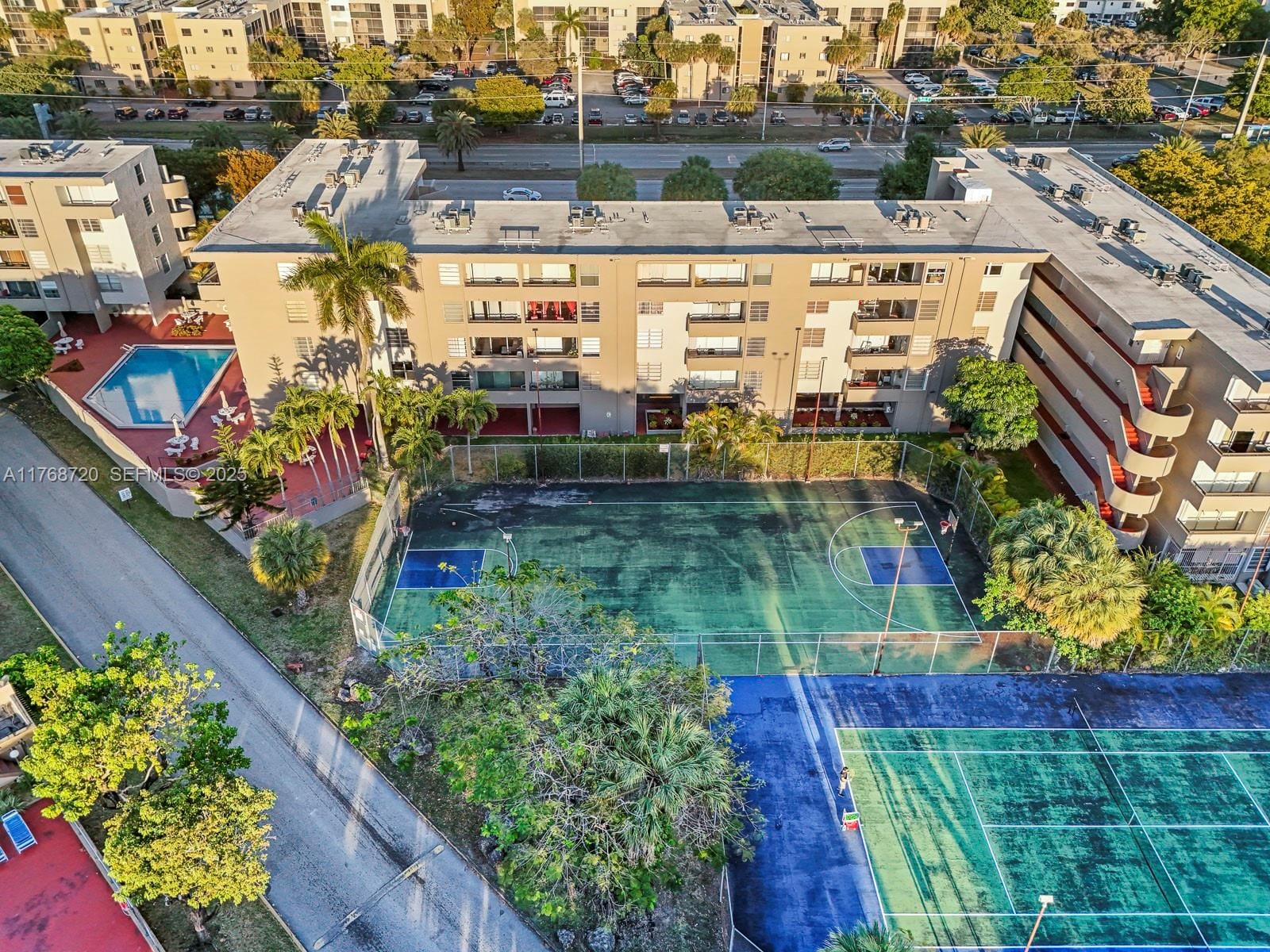 820 NW 87th Avenue 409, Miami, FL 33172 photo 20