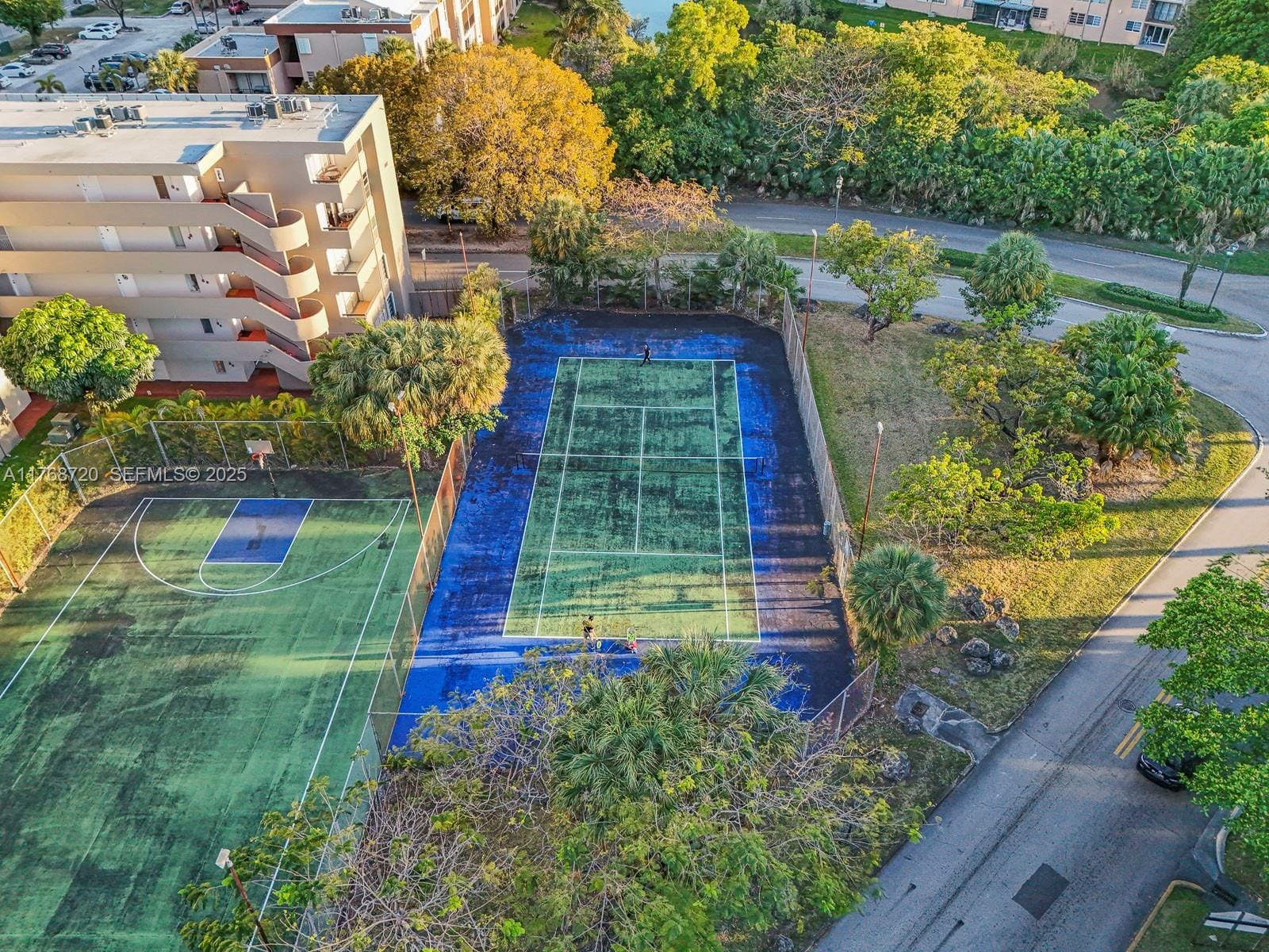 820 NW 87th Avenue 409, Miami, FL 33172 photo 21