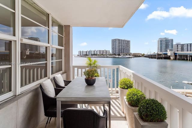 2016 Bay Drive 208, sold in Villa Bay Vista, Miami Beach, FL