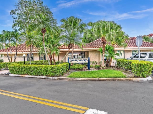 5236 NE 6th Avenue G25, Oakland Park, FL 33334