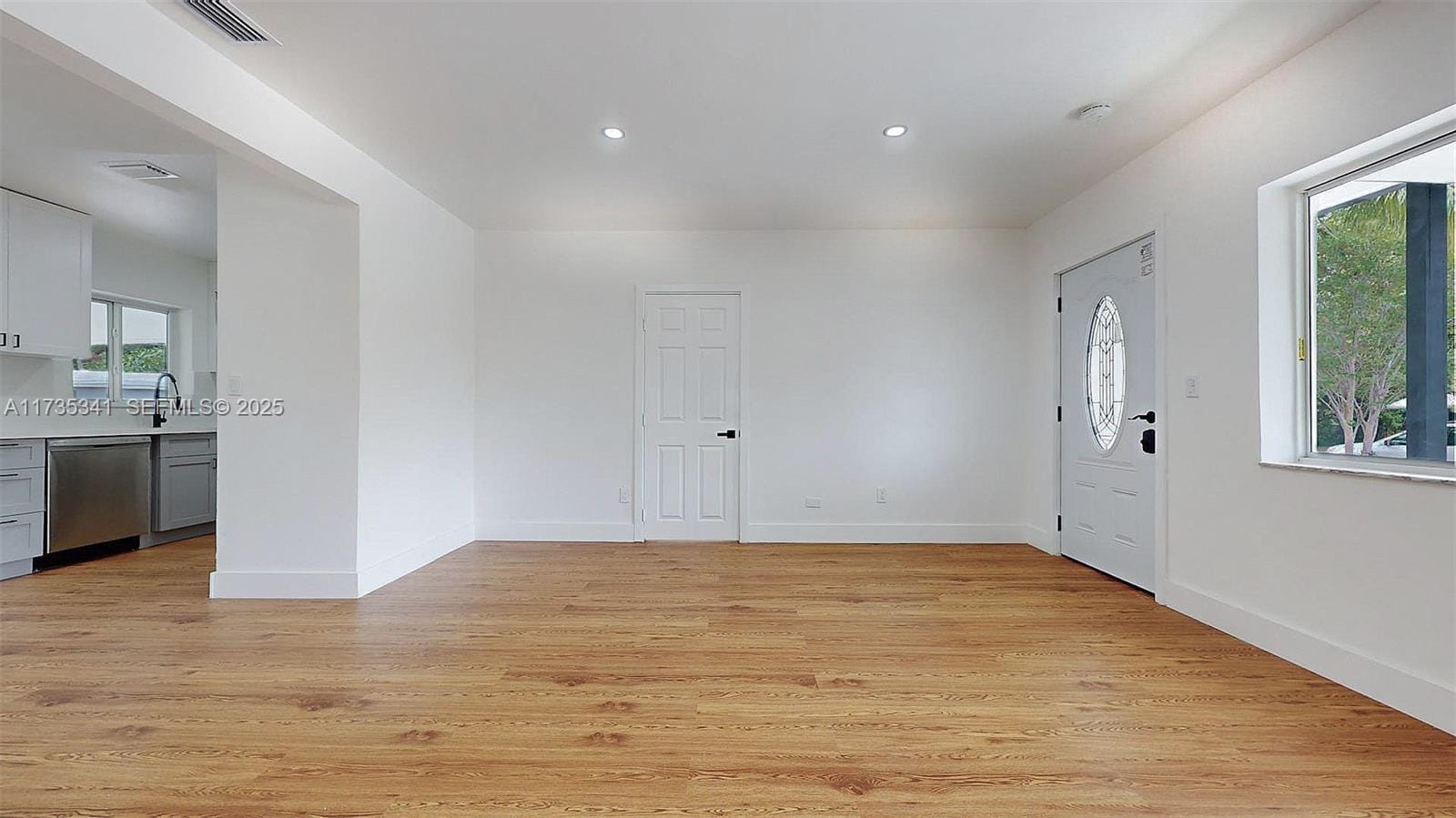 870 NE 157 Terrace — photo 2