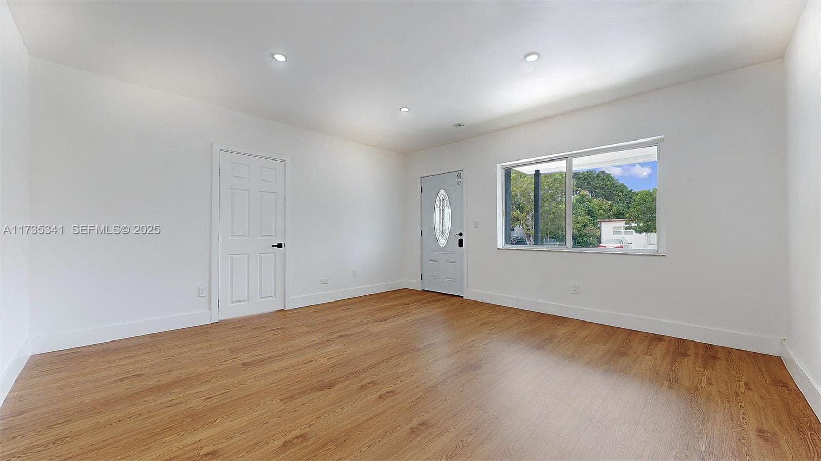 870 NE 157 Terrace — photo 3