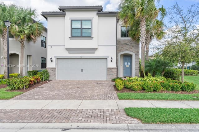 4510 Pinehurst W Trail, Oakland Park, FL 33309