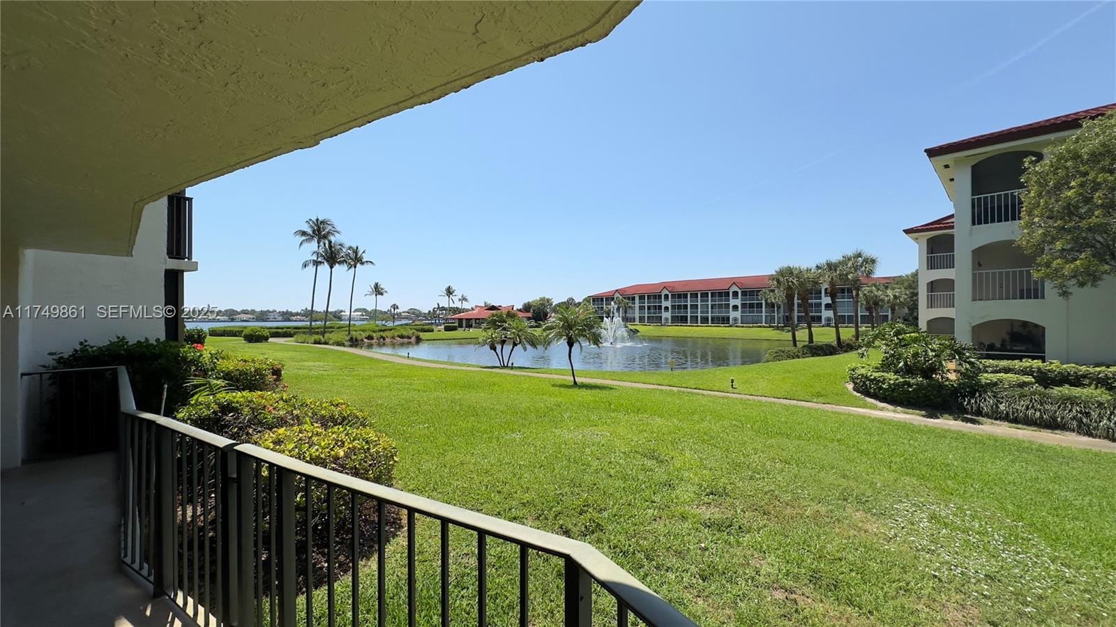7030 Half Moon Circle 121, Hypoluxo, FL 33462