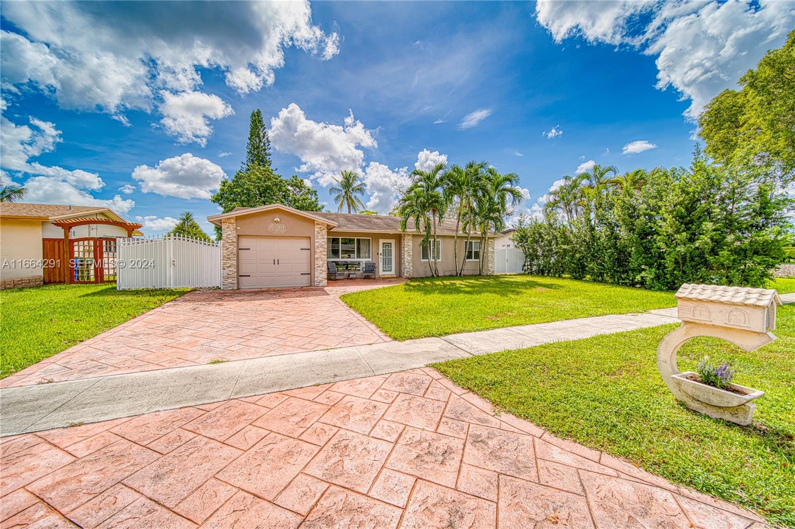 1211 NW 96th Terrace, Pembroke Pines, FL 33024