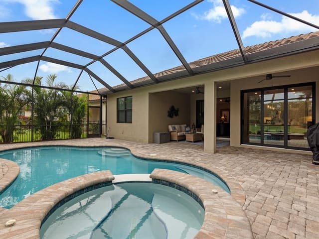 4888 Overton Circle, Vero Beach, FL 32967