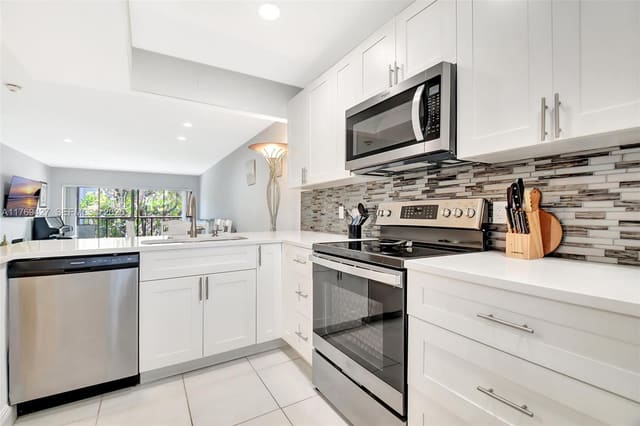 3605 S Ocean Boulevard 210, South Palm Beach, FL 33480