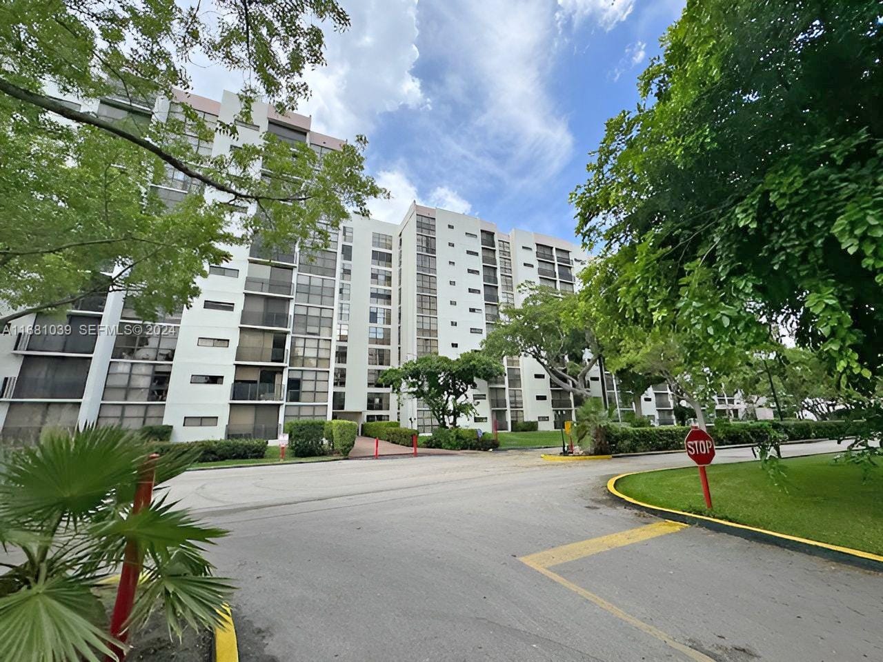 17021 N Bay Road 124, Sunny Isles Beach, FL 33160