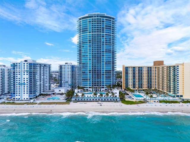2711 S Ocean Drive 2701, sold in 2711 Hollywood Beach Cond, Hollywood, FL