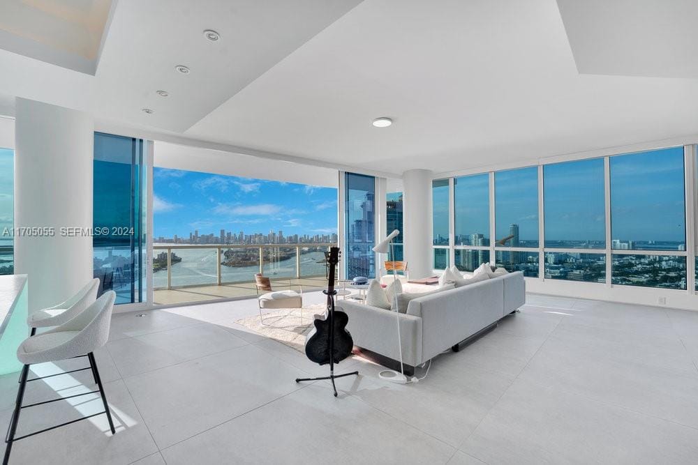 100 S Pointe Drive 3601, Miami Beach, FL 33139 photo 2