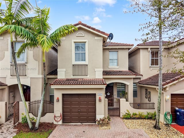 920 SW 154th Path, sold in Ab At Tamiami Trail Phase, Miami, FL