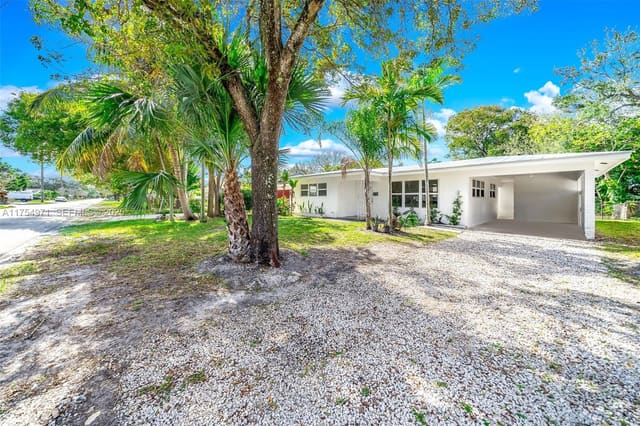 209 SW 18th Avenue, sold in Robertson Park, Fort Lauderdale, FL