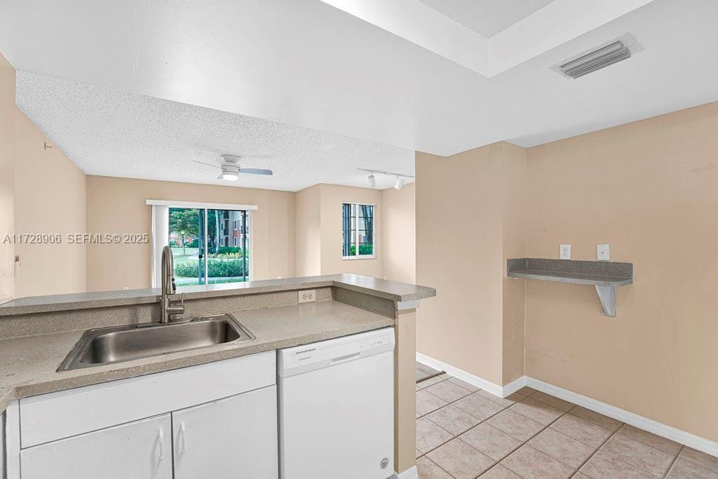 4195 N Haverhill Road 304, West Palm Beach, FL 33417 photo 3