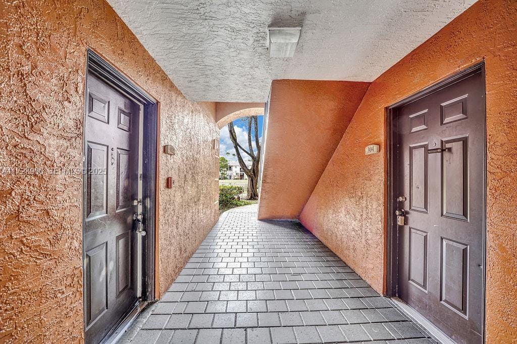 4195 N Haverhill Road 304, West Palm Beach, FL 33417 photo 9