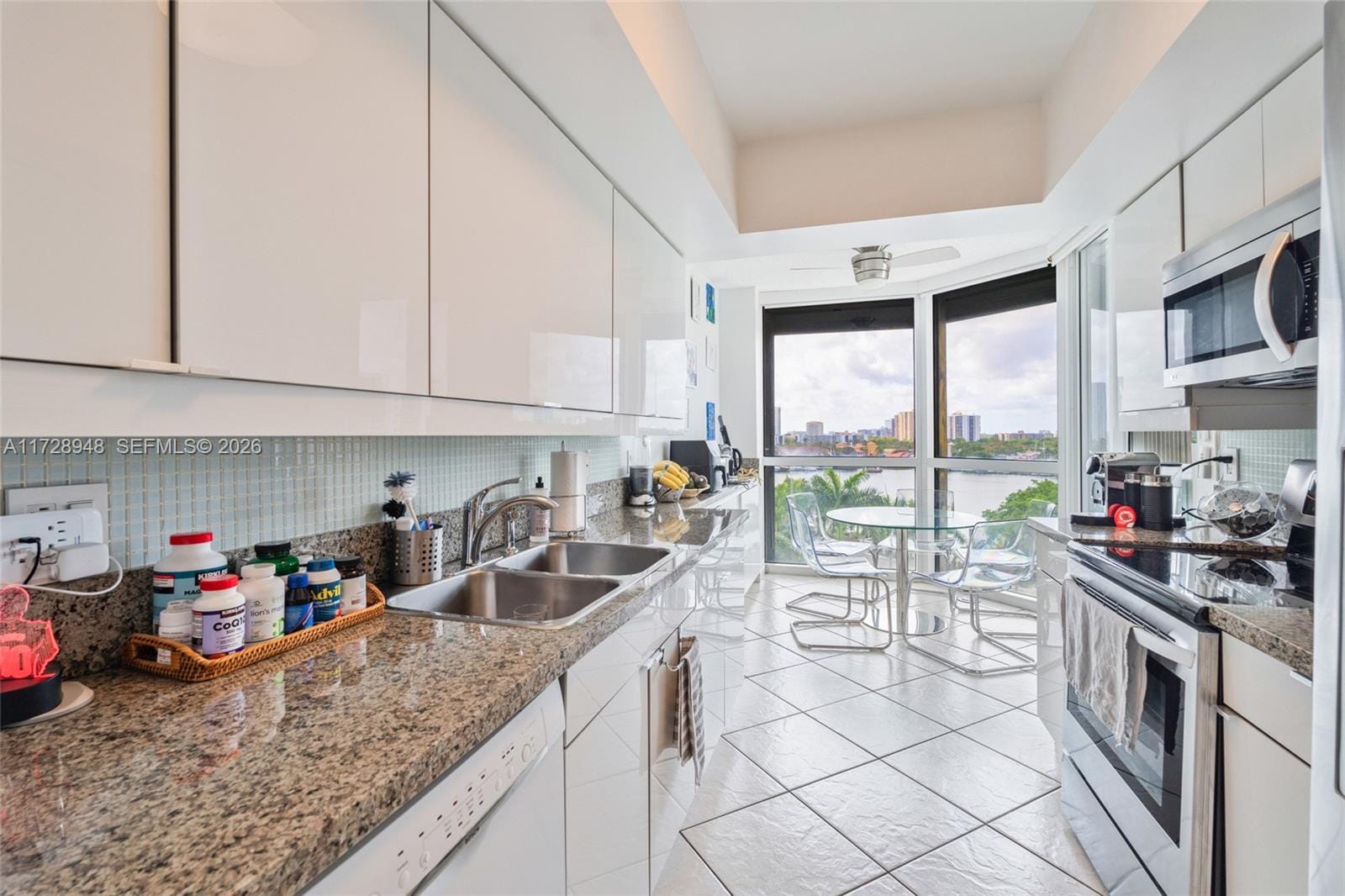 21205 Yacht Club Drive 805 — photo 9
