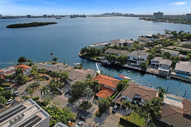1960 NE 118th Road, North Miami, FL 33181