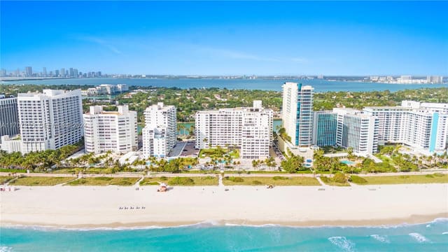 5005 Collins Avenue 425, sold in The Carriage Club North, Miami Beach, FL