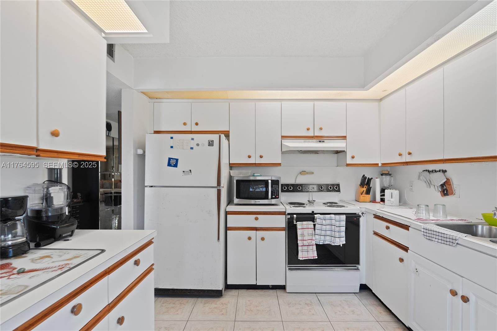 12950 SW 7th Court 212A, Pembroke Pines, FL 33027 photo 2