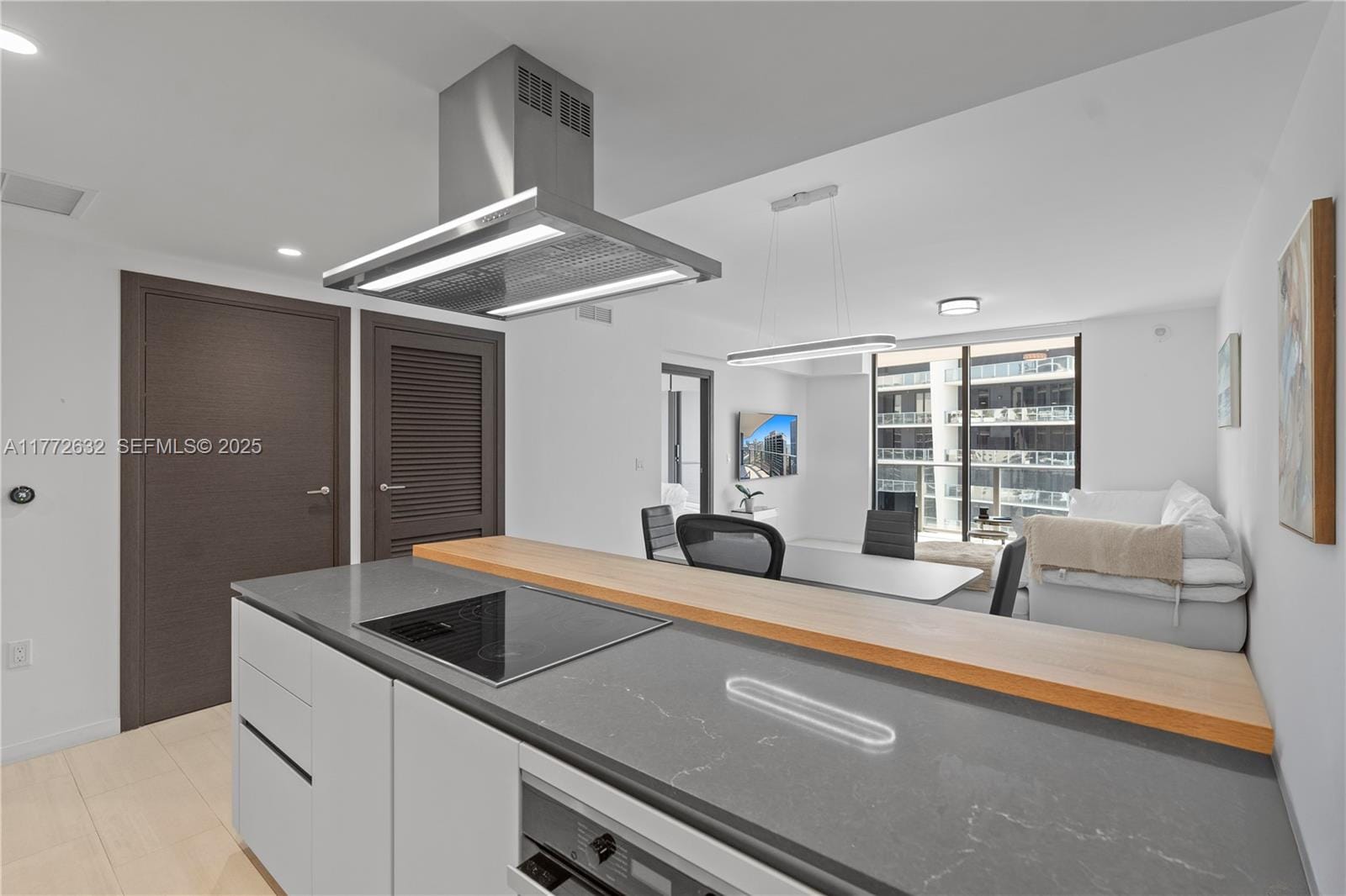 1000 Brickell Plaza 4703, Miami, FL 33131 photo 15