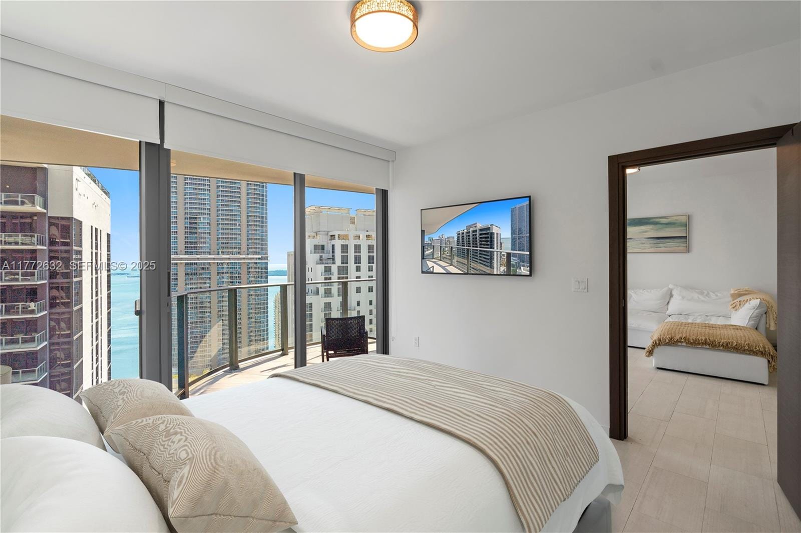 1000 Brickell Plaza 4703, Miami, FL 33131 photo 18