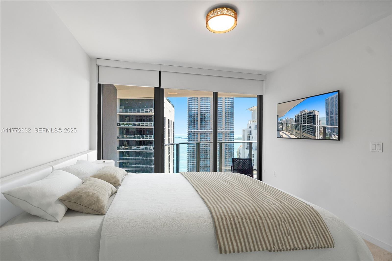 1000 Brickell Plaza 4703, Miami, FL 33131 photo 19