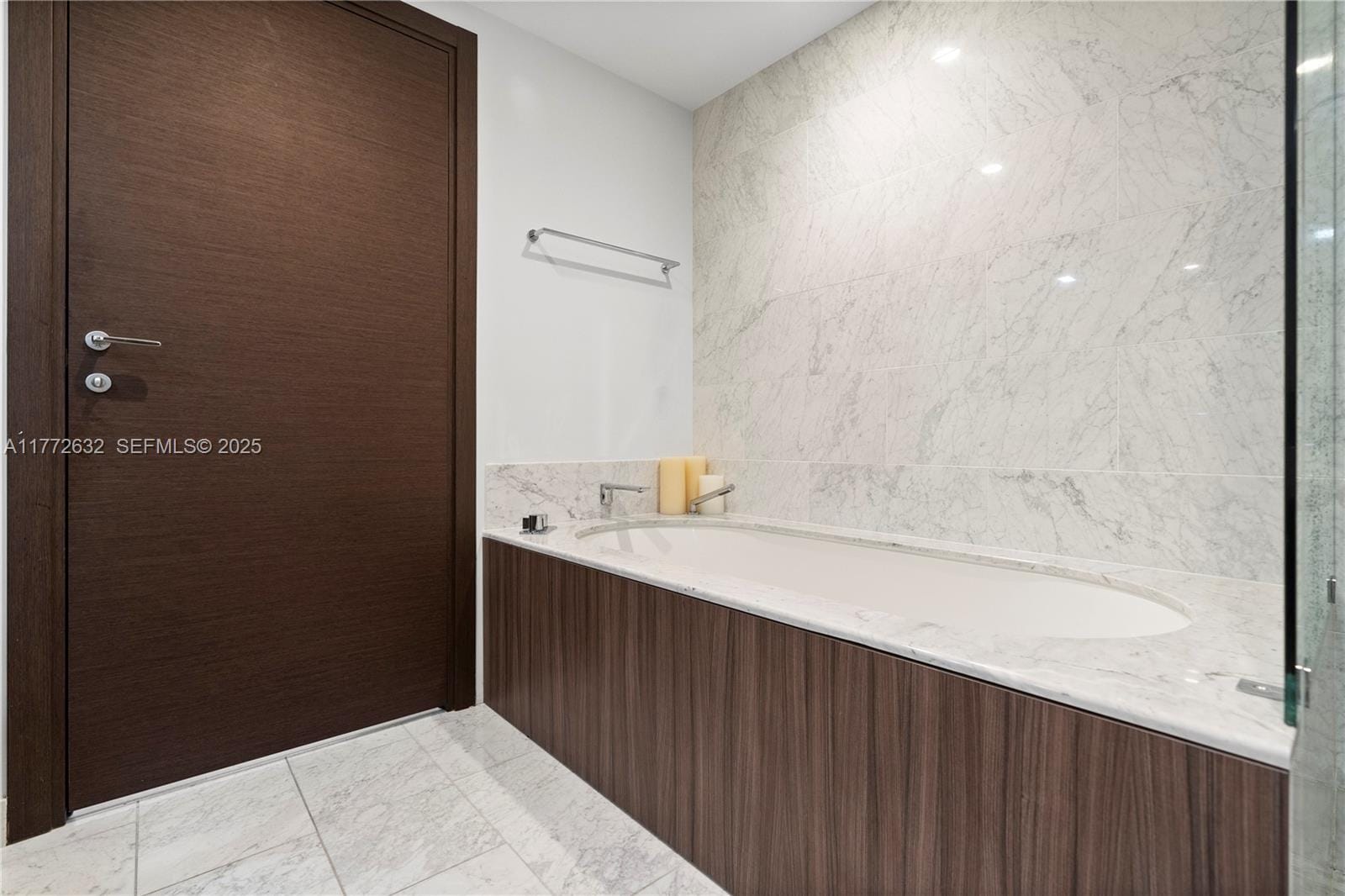 1000 Brickell Plaza 4703, Miami, FL 33131 photo 22