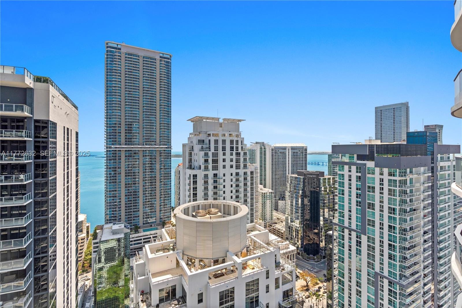 1000 Brickell Plaza 4703 — photo 7
