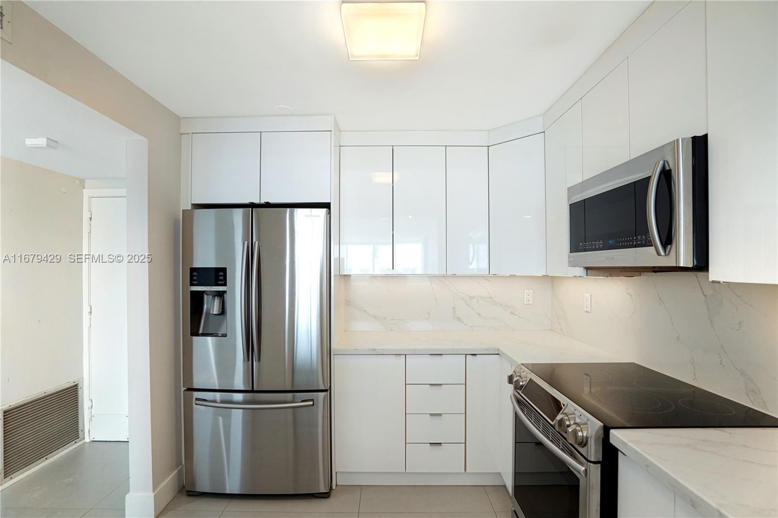 8233 Harding Avenue 508, Miami Beach, FL 33141 photo 11
