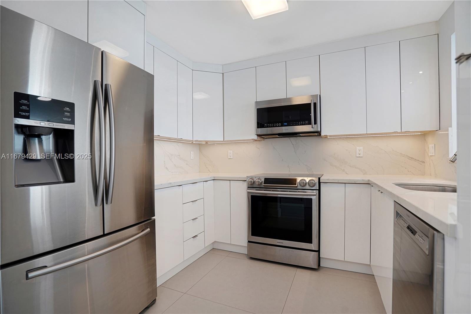8233 Harding Avenue 508, Miami Beach, FL 33141 photo 9