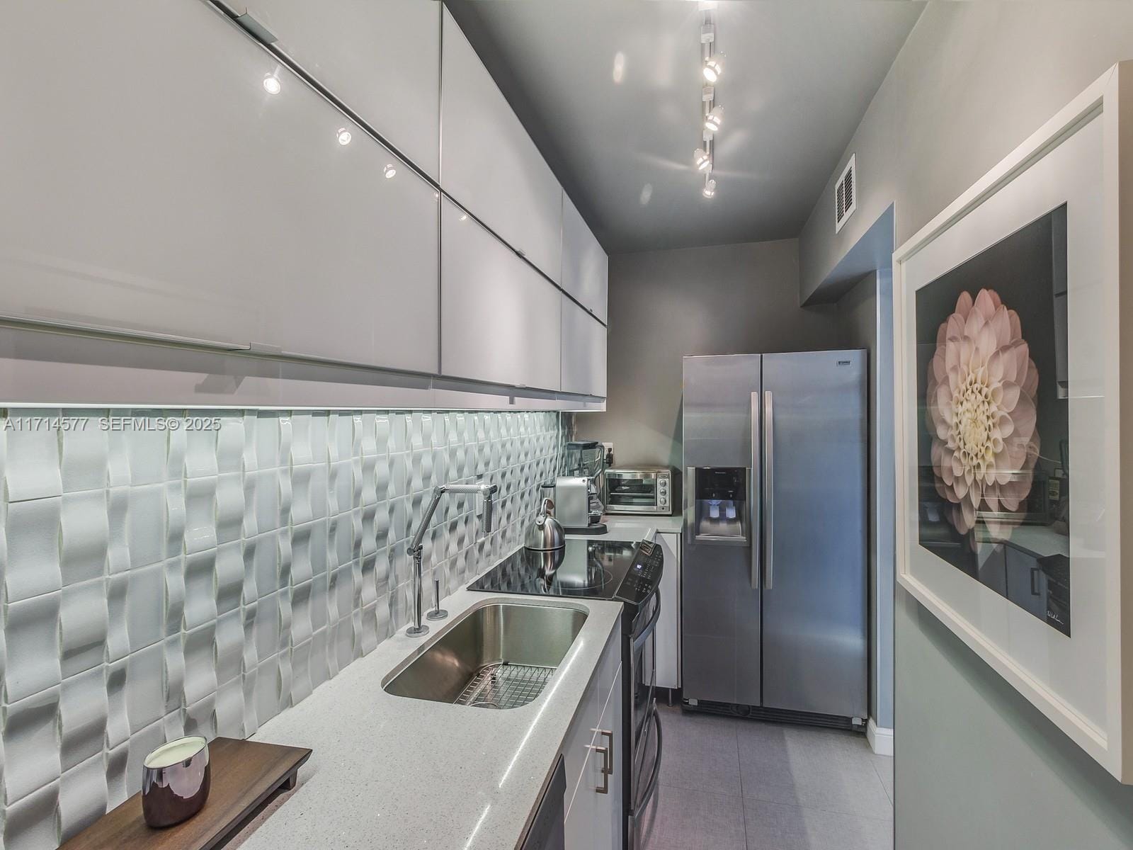 1200 West Avenue 1128, Miami Beach, FL 33139