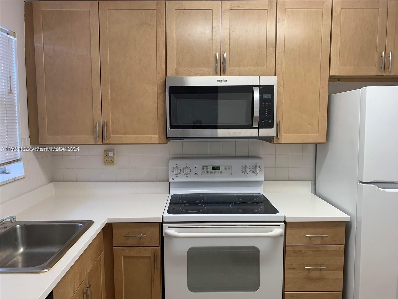 8435 Sunrise Lakes Boulevard 104, Sunrise, FL 33322