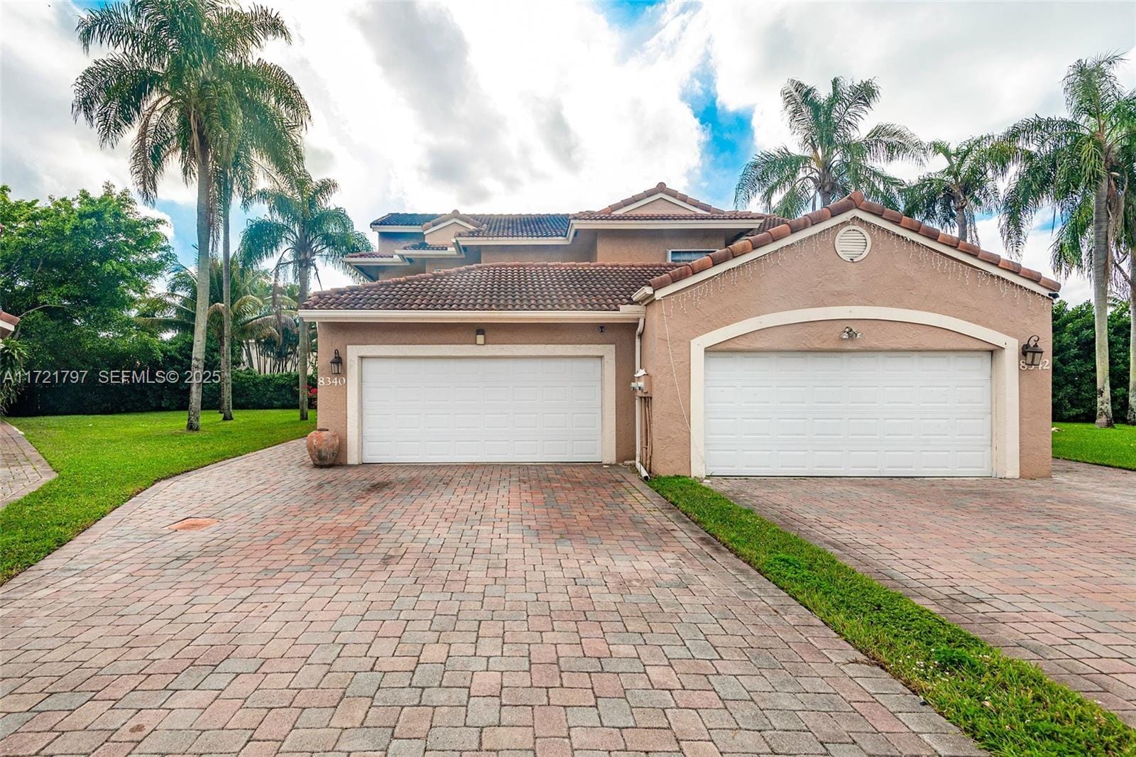 8340 NW 191st Lane 6L, Hialeah, FL 33015 photo 2