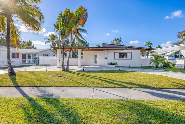 1540 NE 118th Street, sold in Biscayne Court, Miami, FL