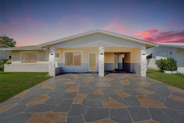 2927 NW 46th Street, Tamarac, FL 33309
