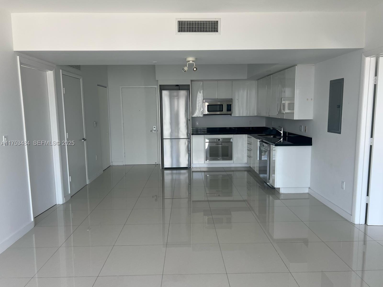 92 SW 3rd Street 2412, Miami, FL 33130 photo 3