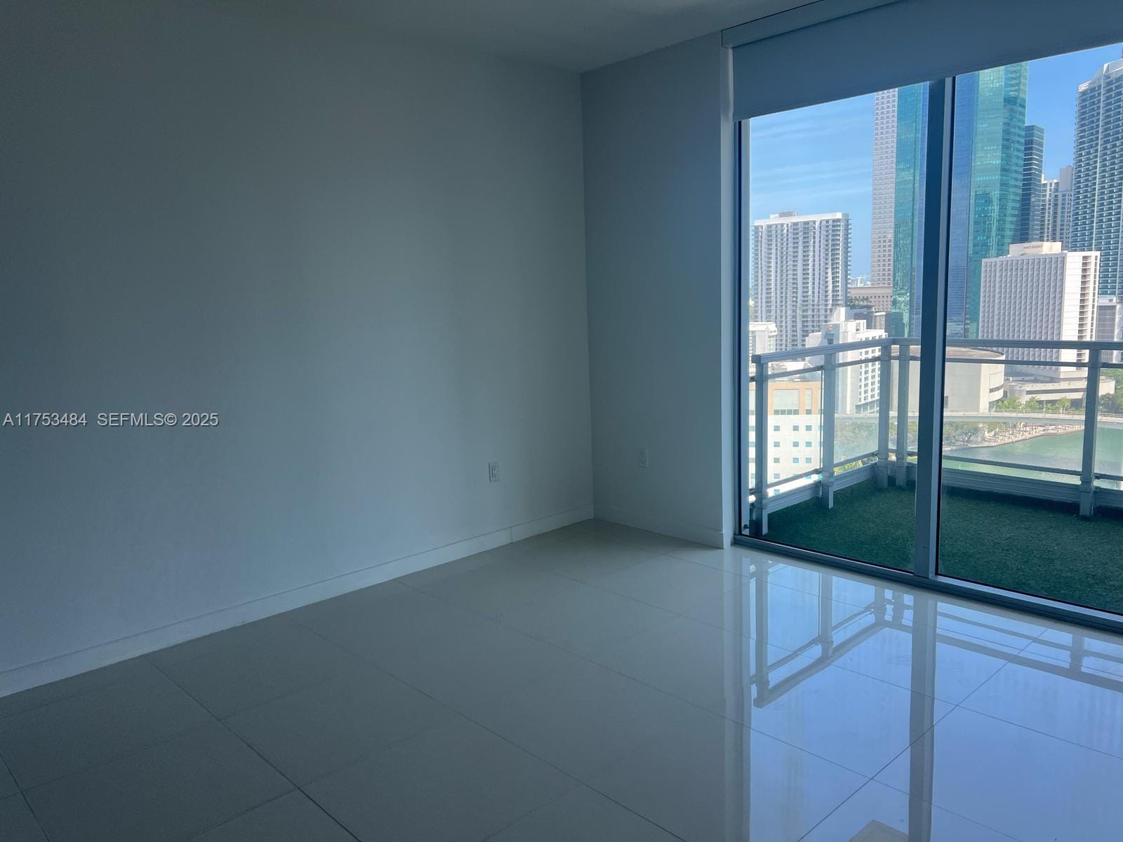 92 SW 3rd Street 2412, Miami, FL 33130 photo 6