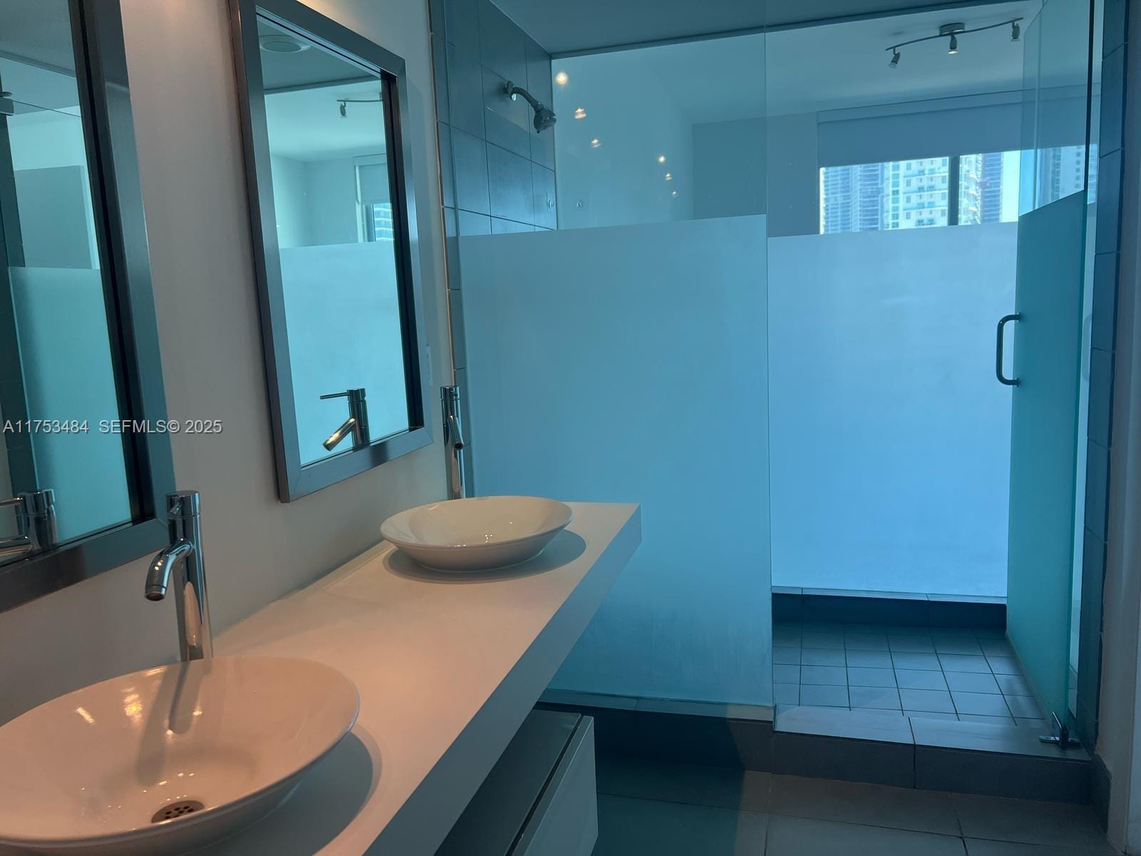 92 SW 3rd Street 2412, Miami, FL 33130 photo 10