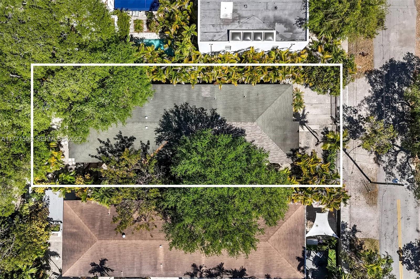 2960 Whitehead Street, Miami, FL 33133