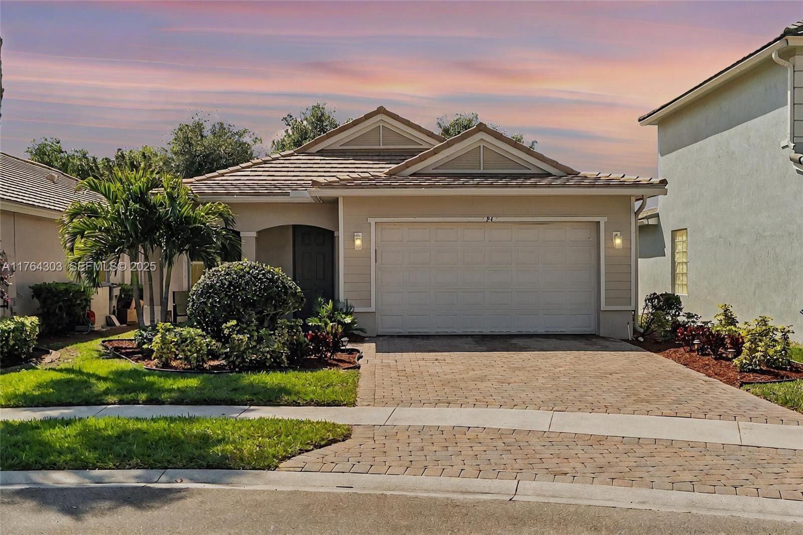 84 Belle Grove Lane, Royal Palm Beach, FL 33411