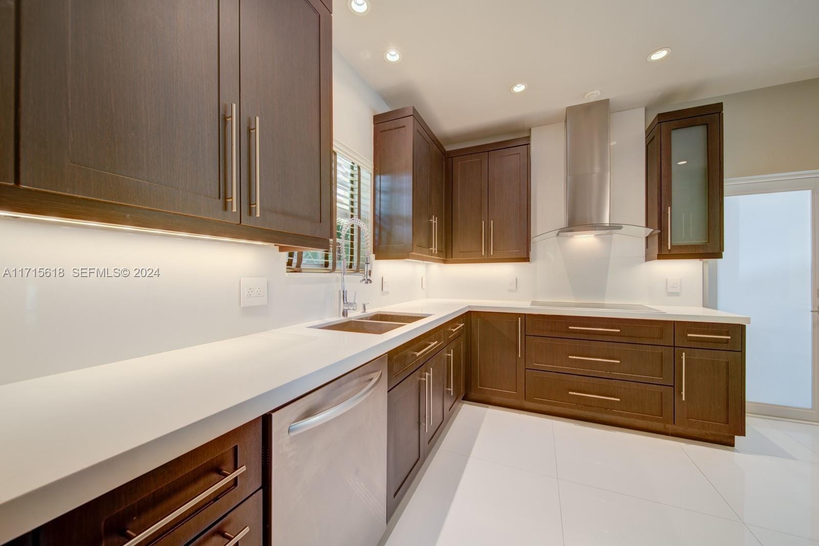 800 Valencia Avenue, Coral Gables, FL 33134 photo 5